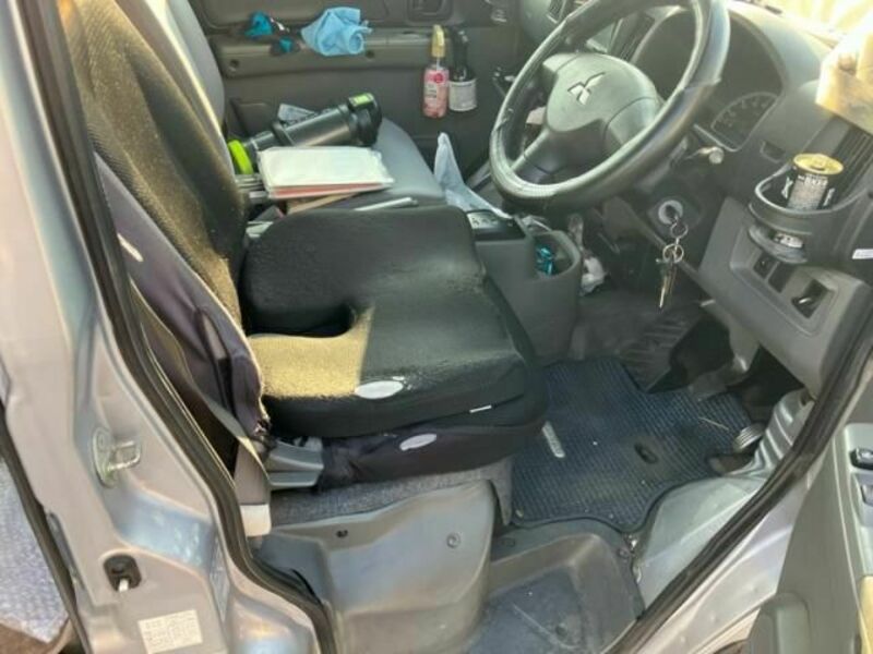 MINICAB VAN