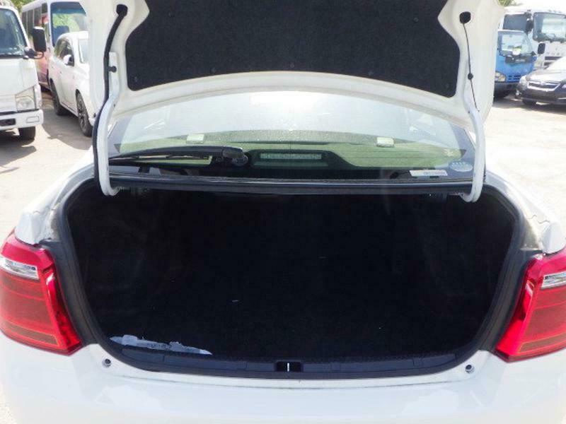 COROLLA AXIO