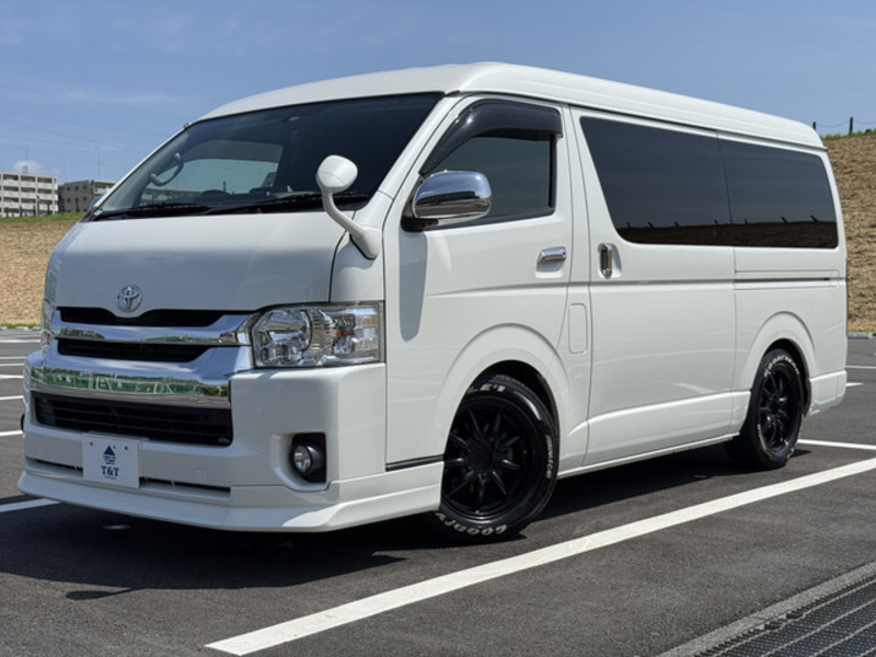 TOYOTA HIACE