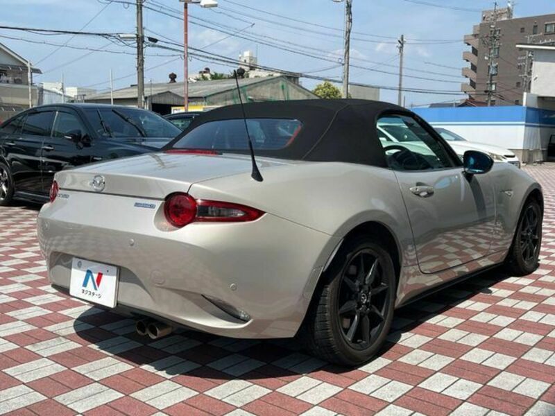 ROADSTER