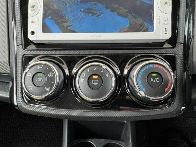 COROLLA AXIO