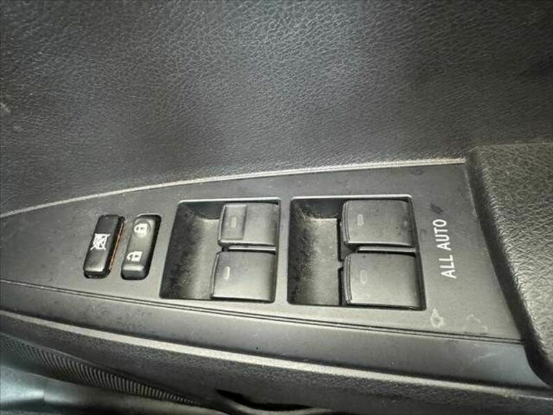 COROLLA AXIO