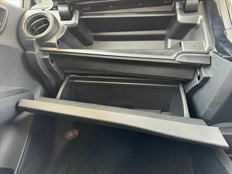 COROLLA AXIO