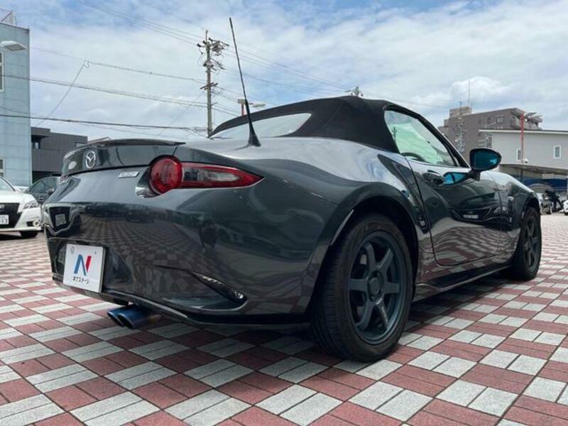 ROADSTER