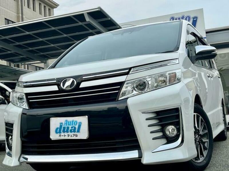 TOYOTA VOXY