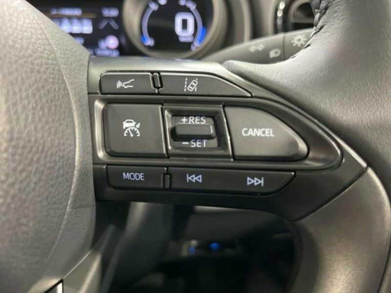YARIS CROSS