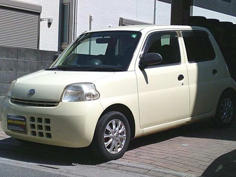 DAIHATSU ESSE
