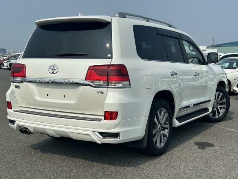 LAND CRUISER