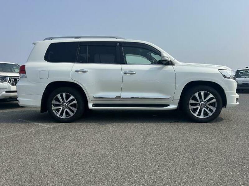 LAND CRUISER