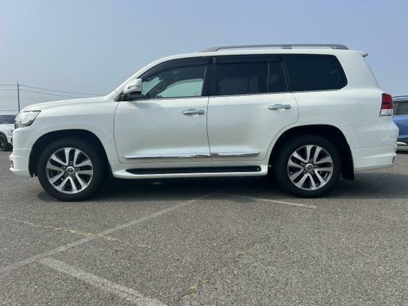 LAND CRUISER