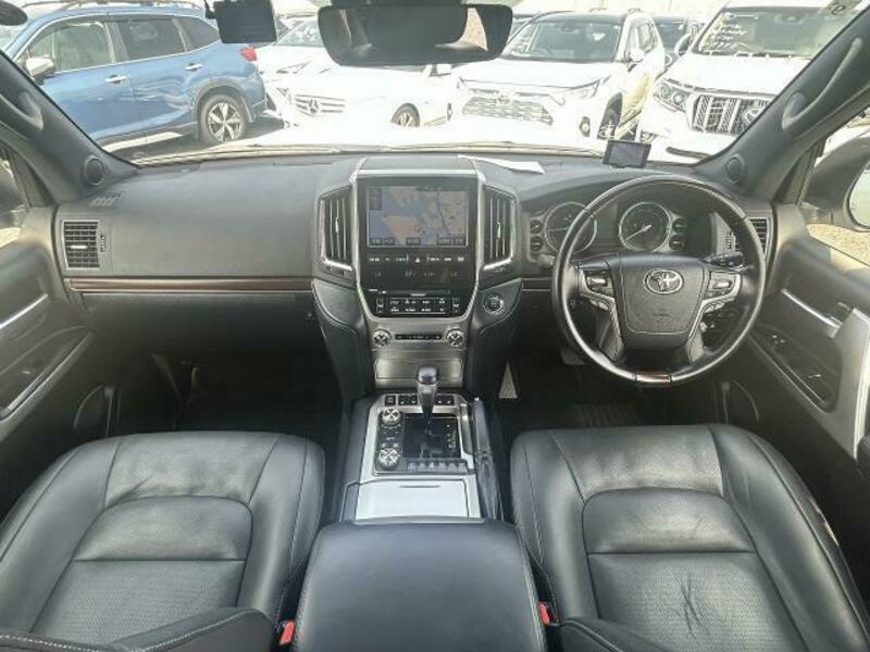 LAND CRUISER