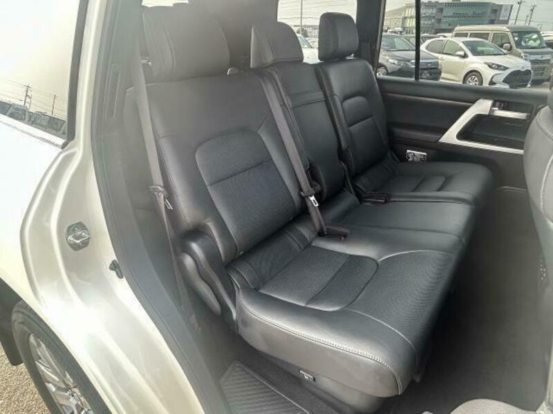 LAND CRUISER