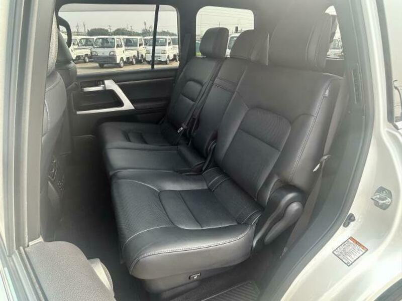 LAND CRUISER