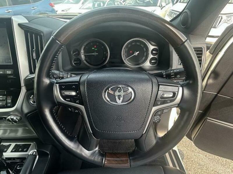 LAND CRUISER