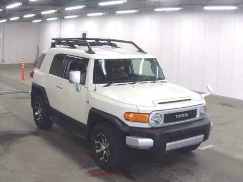 TOYOTA FJ CRUISER