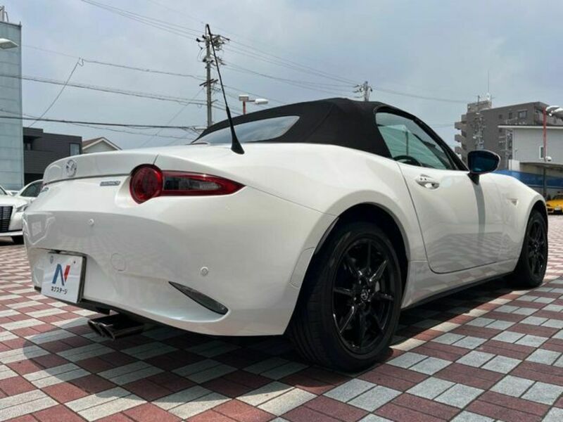 ROADSTER