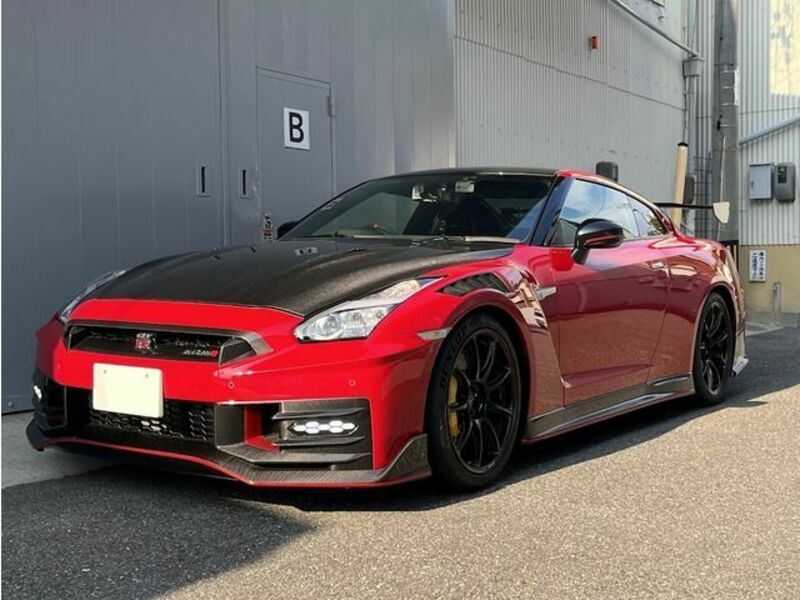 NISSAN GT-R