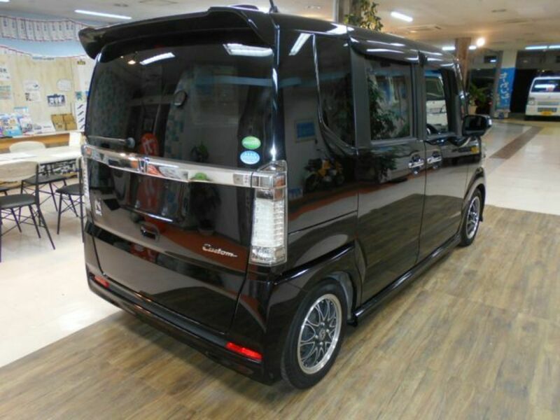 N BOX CUSTOM