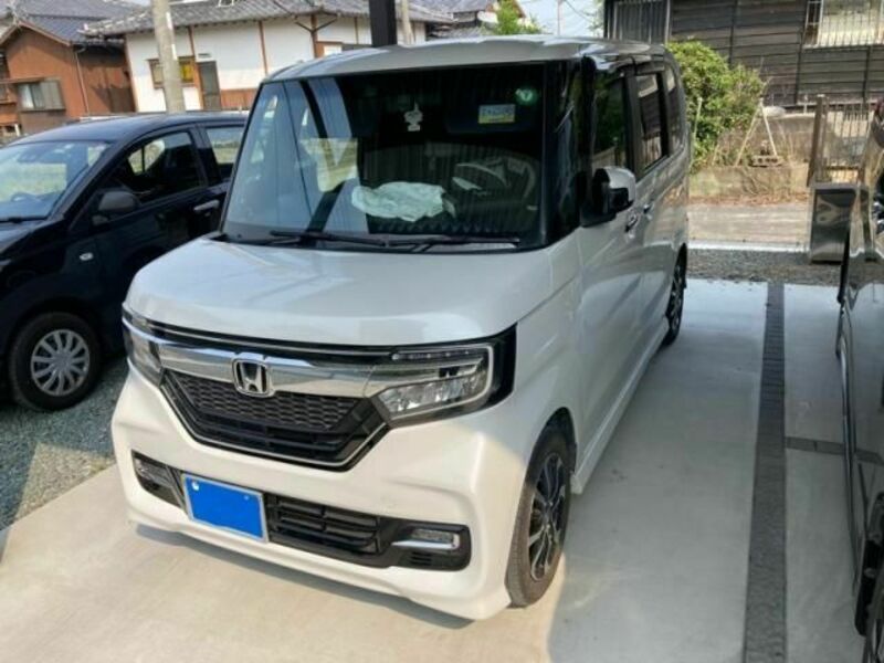 N BOX CUSTOM