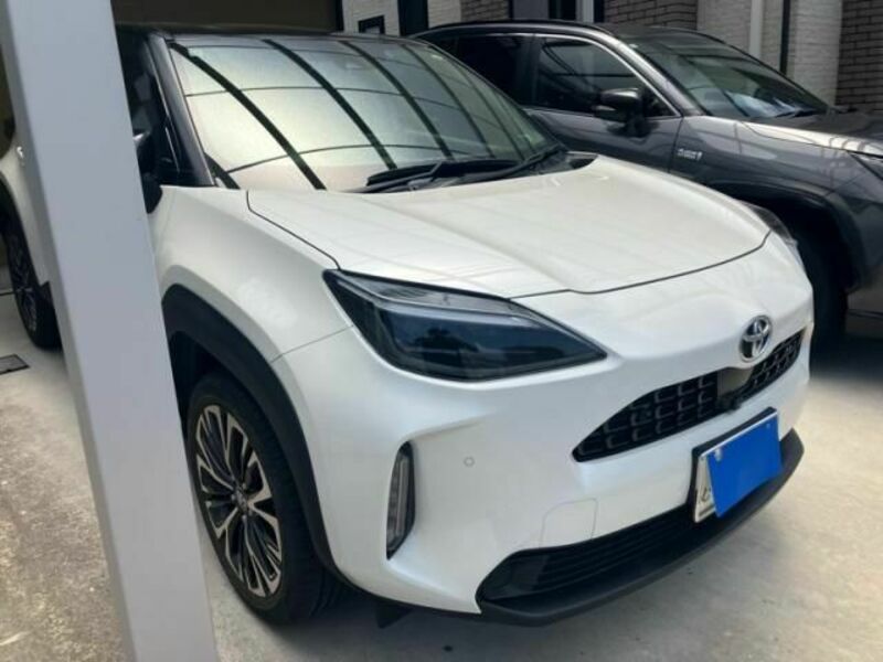 YARIS CROSS