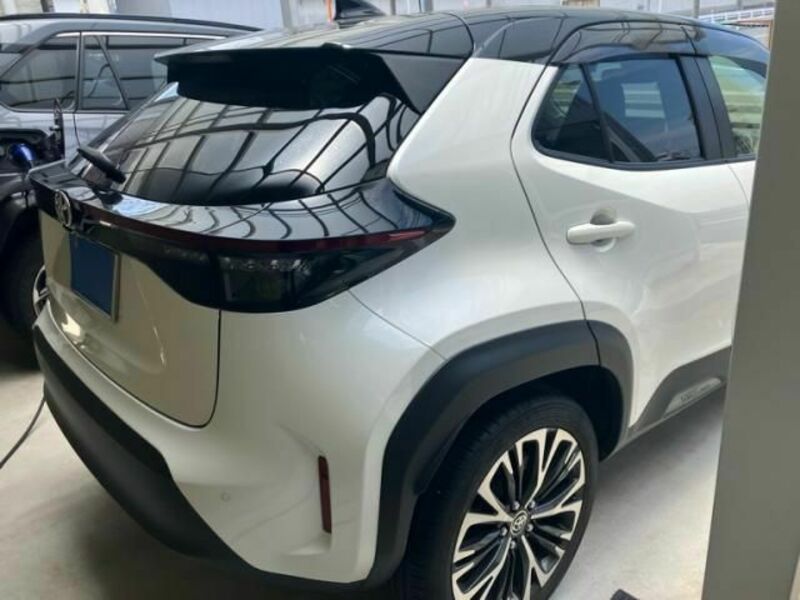 YARIS CROSS