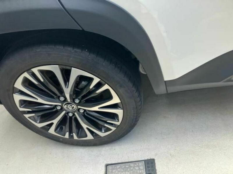 YARIS CROSS
