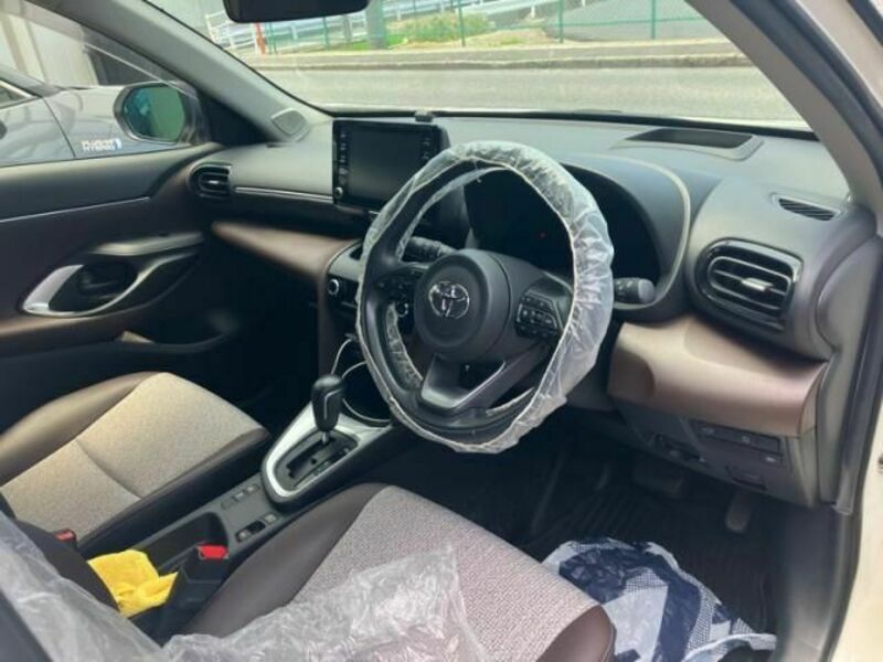YARIS CROSS