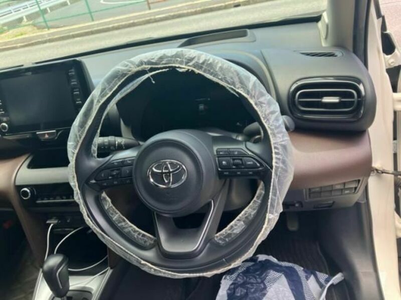 YARIS CROSS
