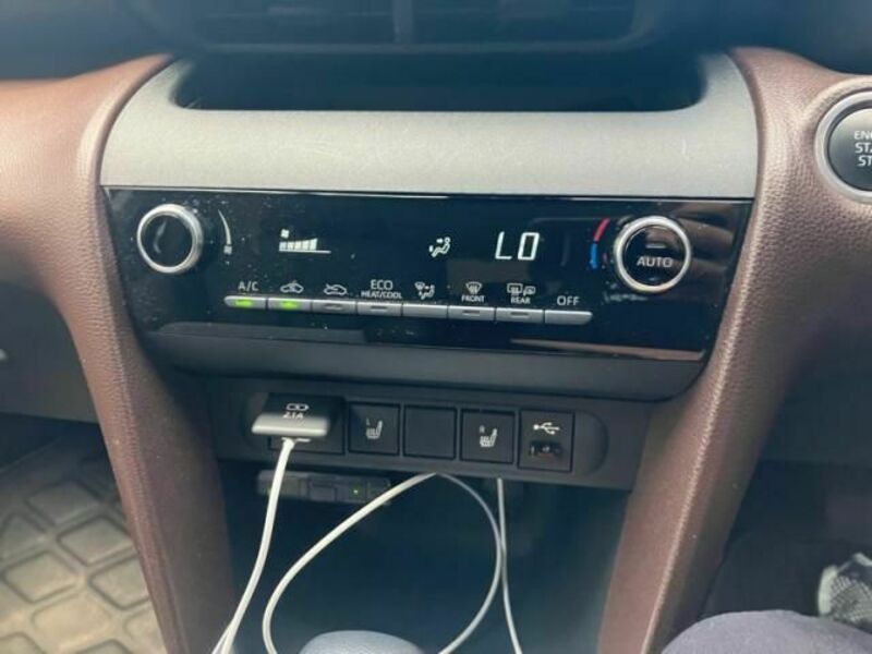YARIS CROSS