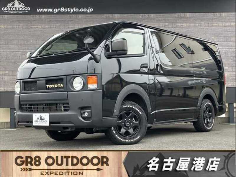 TOYOTA HIACE VAN