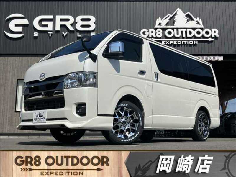 TOYOTA HIACE VAN