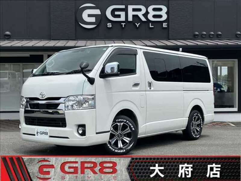TOYOTA HIACE VAN