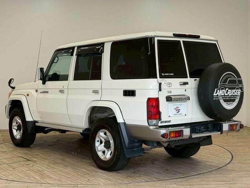 LAND CRUISER