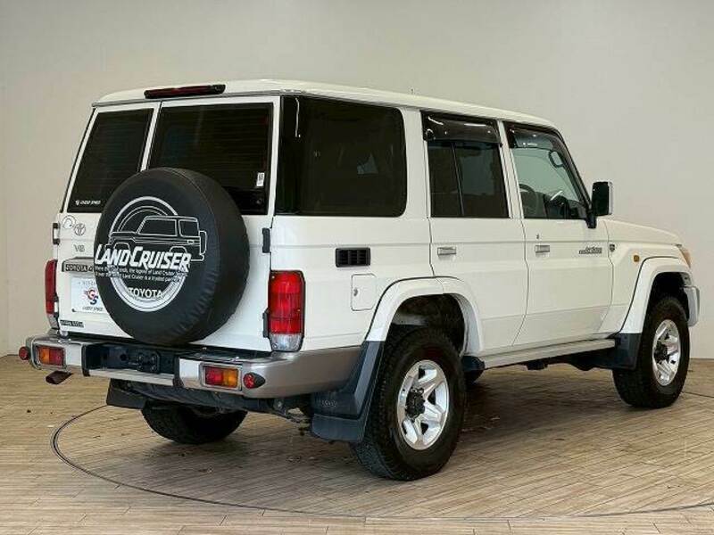 LAND CRUISER