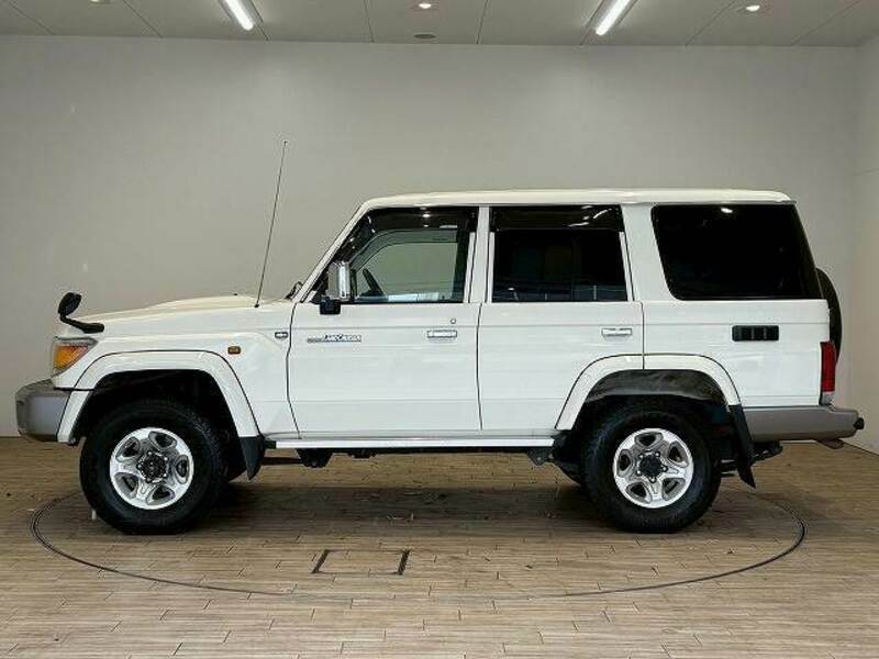 LAND CRUISER