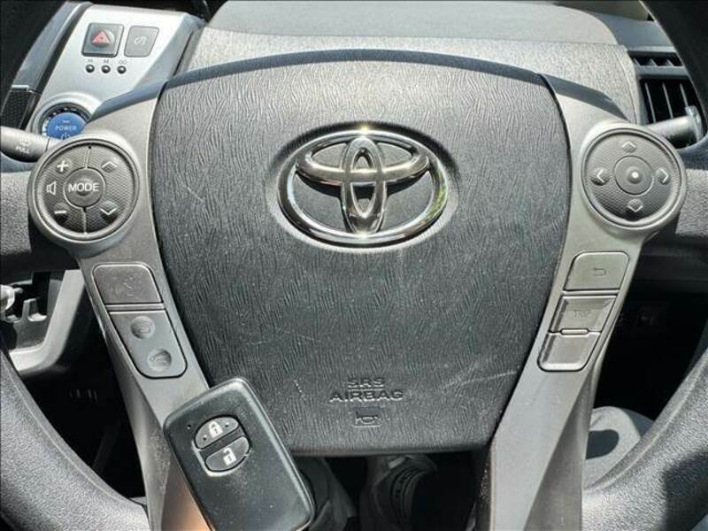 PRIUS ALPHA