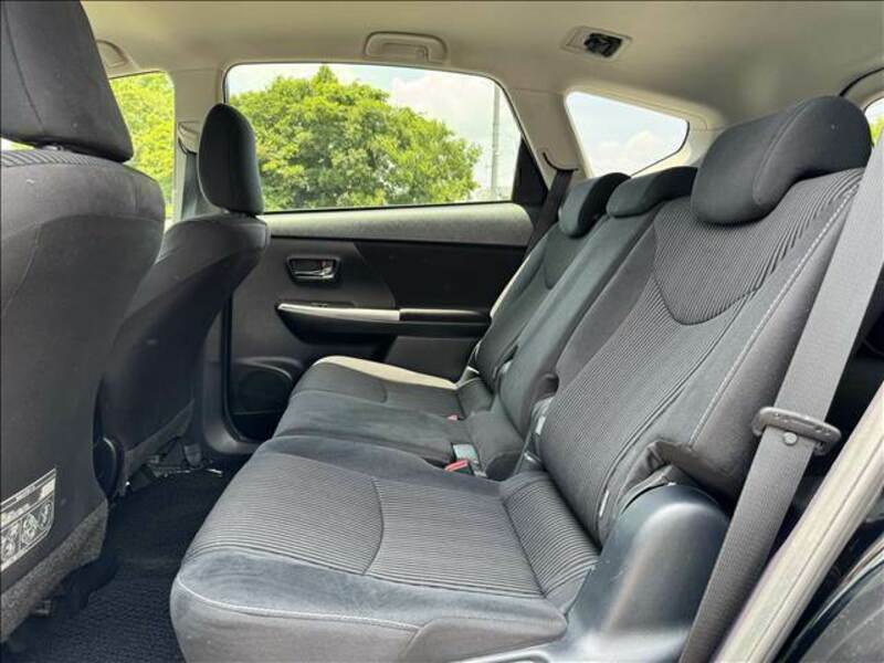 PRIUS ALPHA