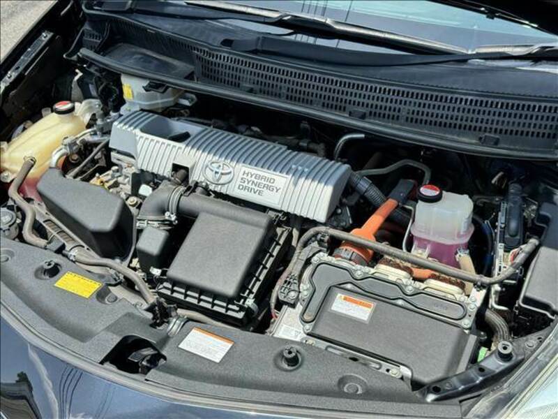PRIUS ALPHA