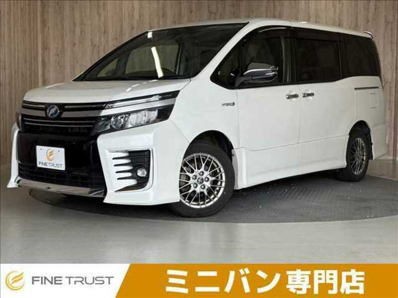 TOYOTA VOXY