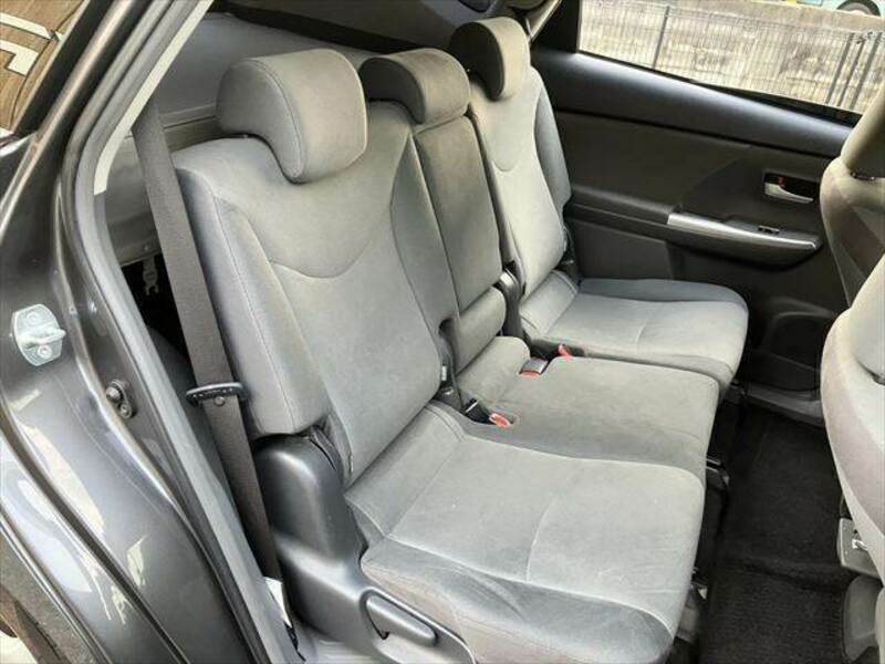 PRIUS ALPHA