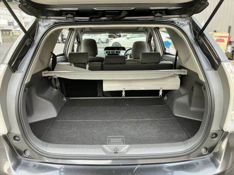 PRIUS ALPHA