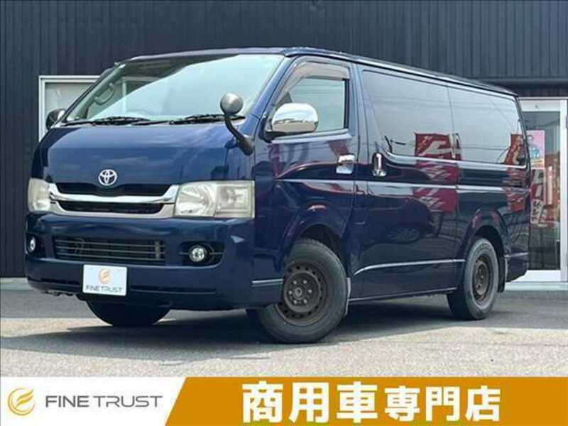TOYOTA HIACE VAN