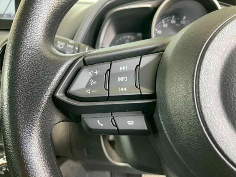 MAZDA2
