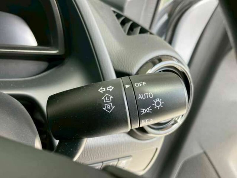 MAZDA2