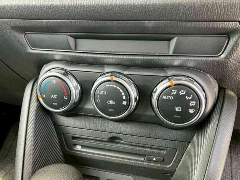MAZDA2