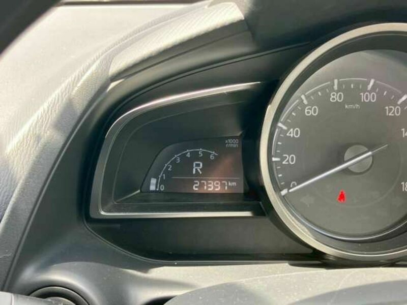 MAZDA2
