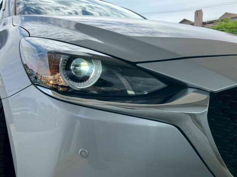 MAZDA2