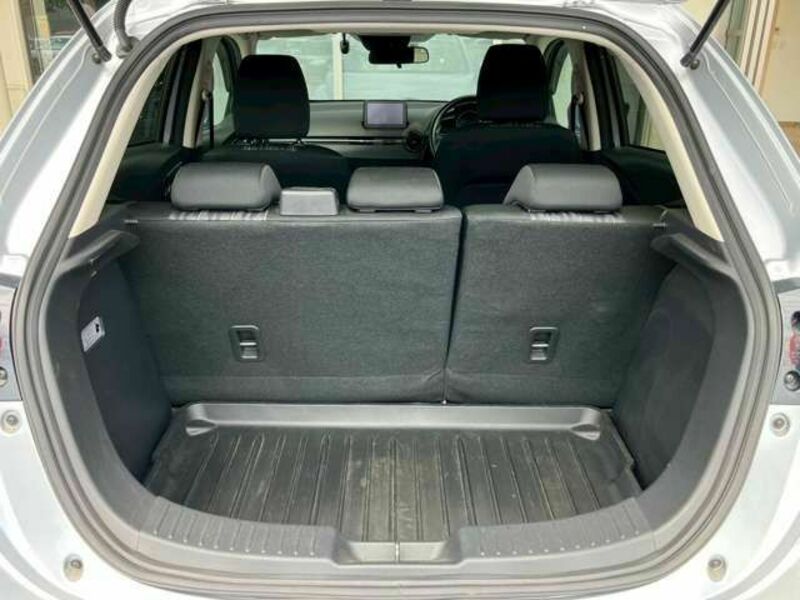 MAZDA2