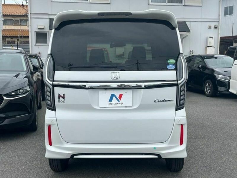 N BOX CUSTOM