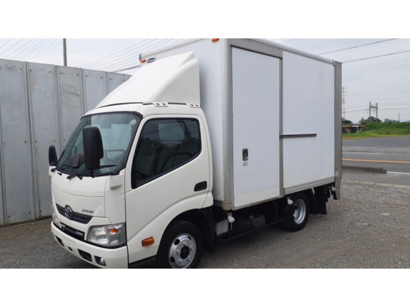 TOYOTA DYNA